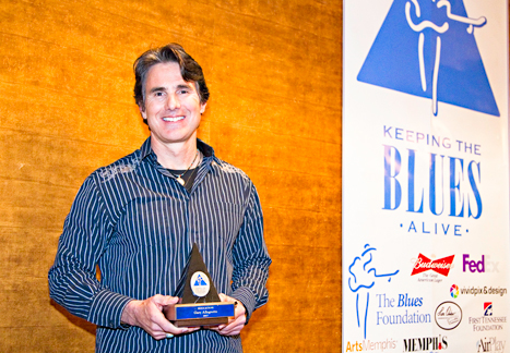 Gary receives the KBA Award for Education.